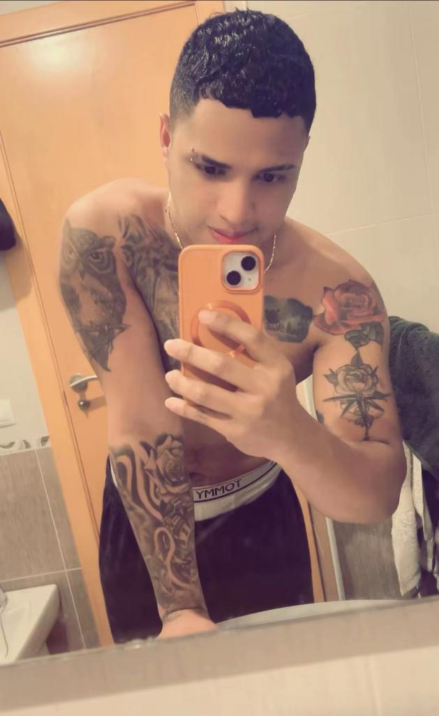 663496572: Chico busca chica en Valencia