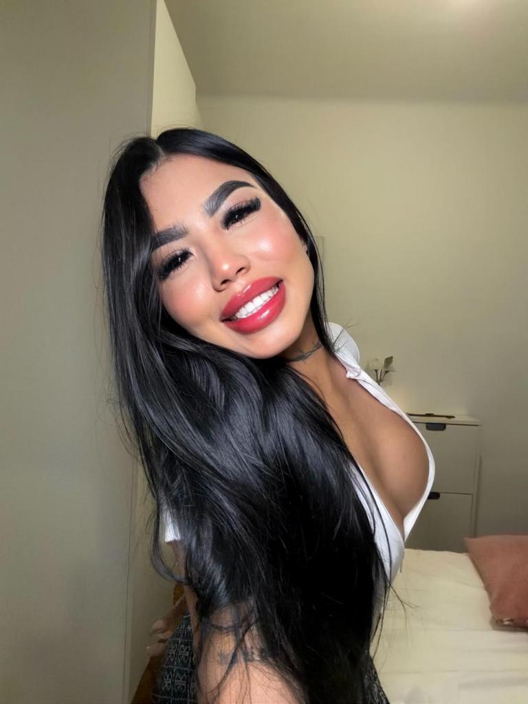 625389869: Chica busca chico en Barcelona