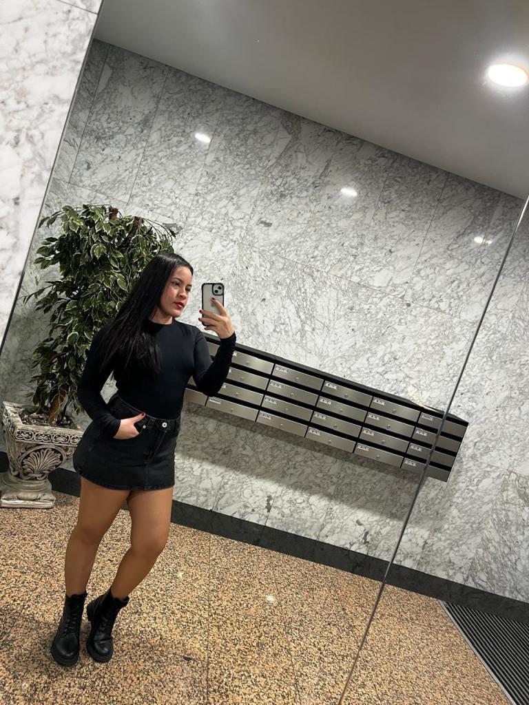 631907250: Chica busca chico en La Coruña
