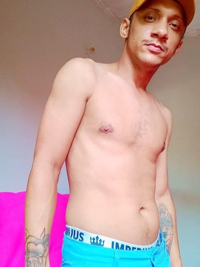 661062406: Chico busca chica en Barcelona
