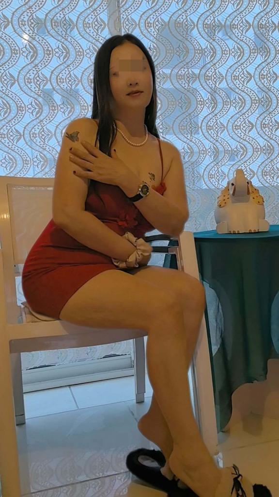 Chica busca chico en Gerona: Chica busca chico