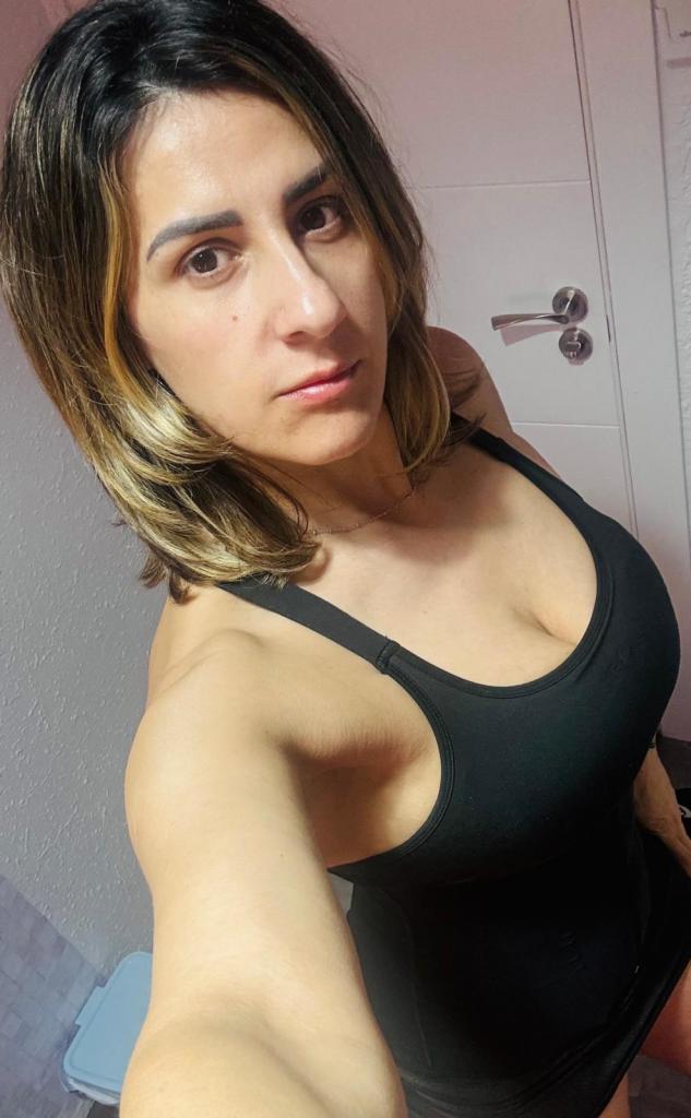 Chica busca chico en Granada: 