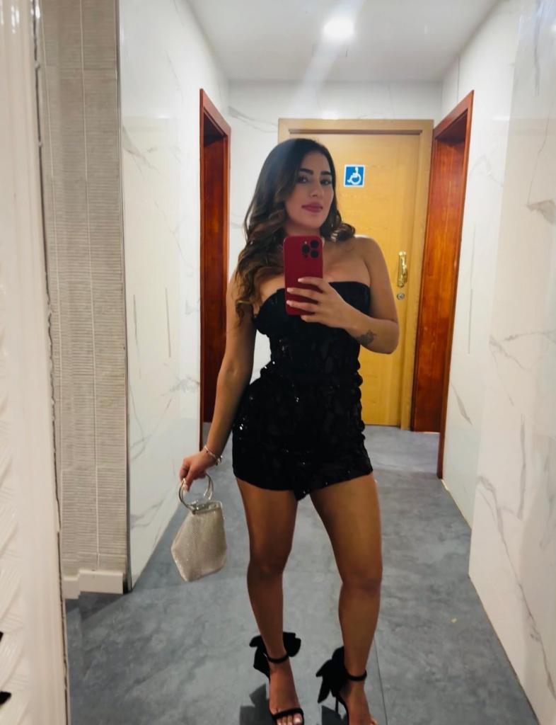 Chica busca chico en Ibiza: 