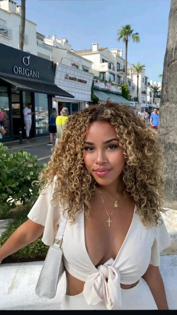 Chica busca chico en Menorca: 