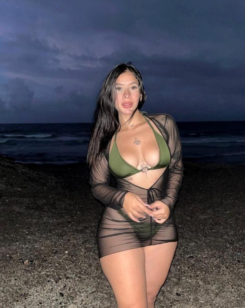 Chica busca chico en Ibiza: 