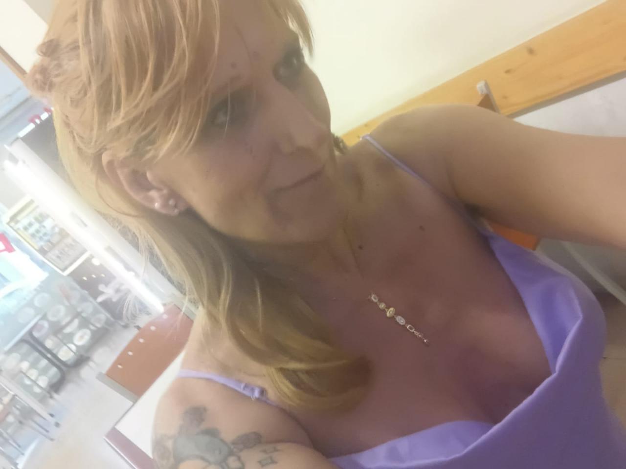 666913401: Chica busca chico en Barcelona