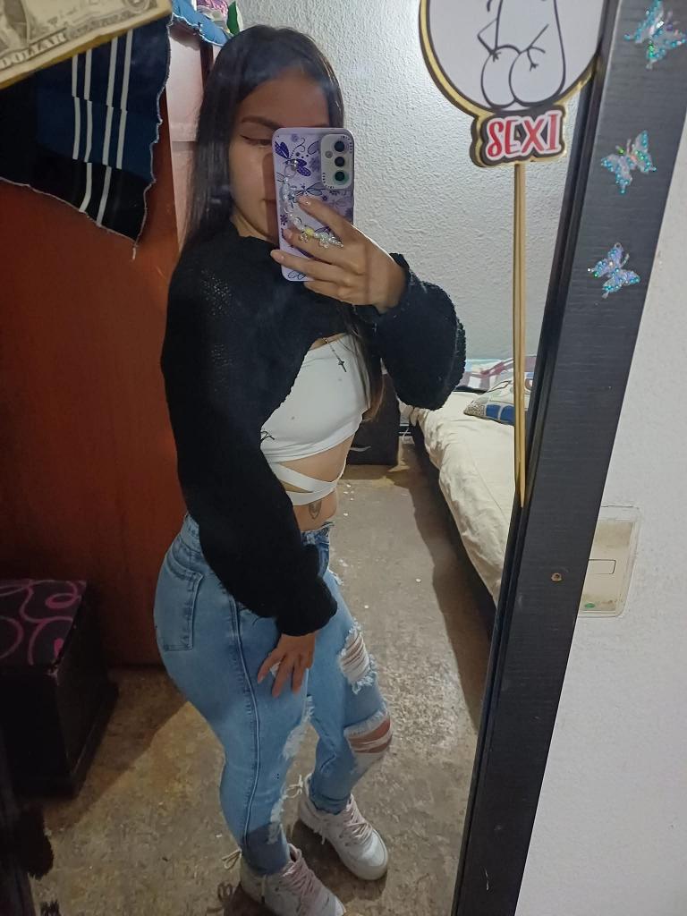 687063510: Chica busca chico en Valencia