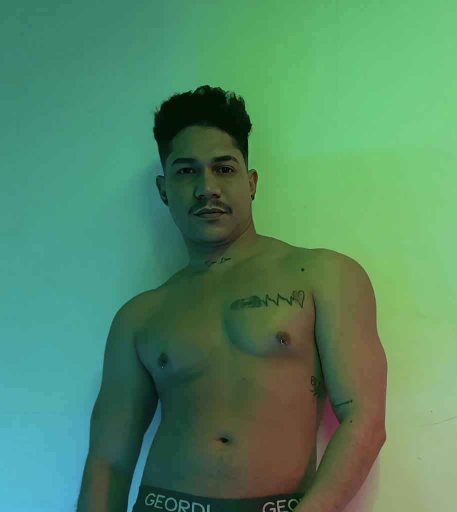 604394307: Chico busca chica en Madrid