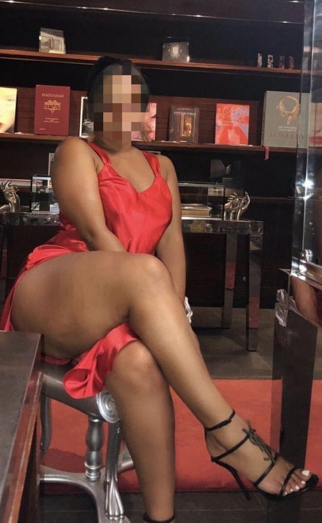 Chica busca chico en Almería: 