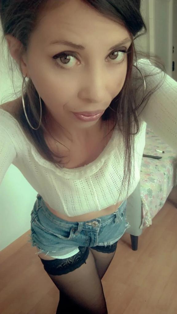 622319730: Chica busca chico en Barcelona