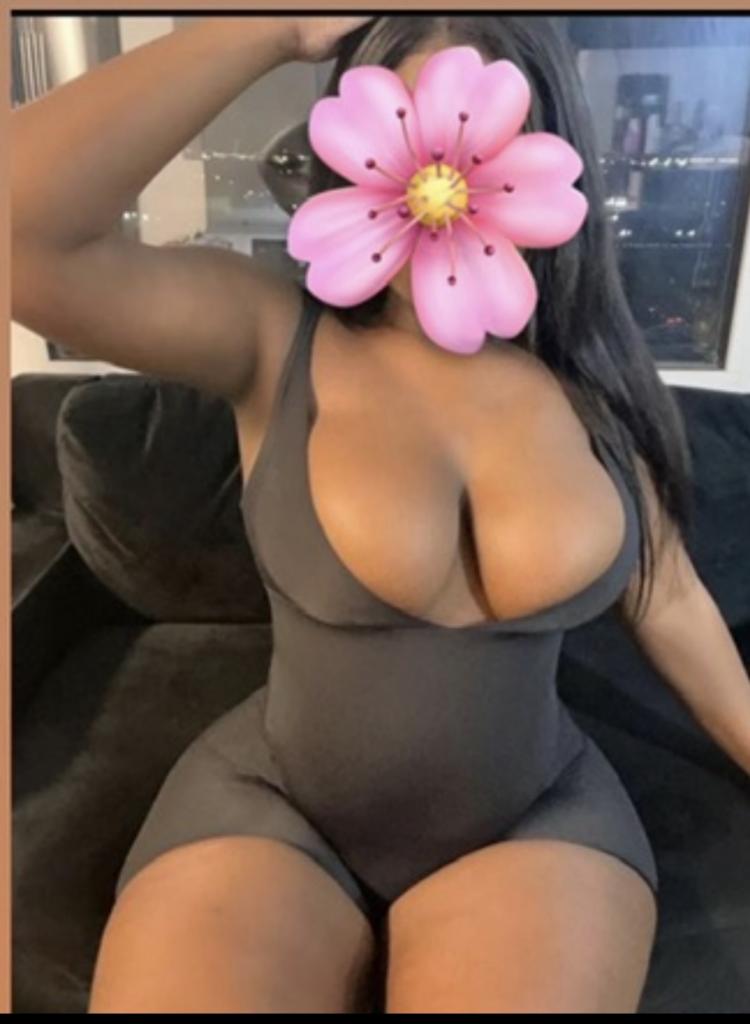 632779229: Chica busca chico en Barcelona