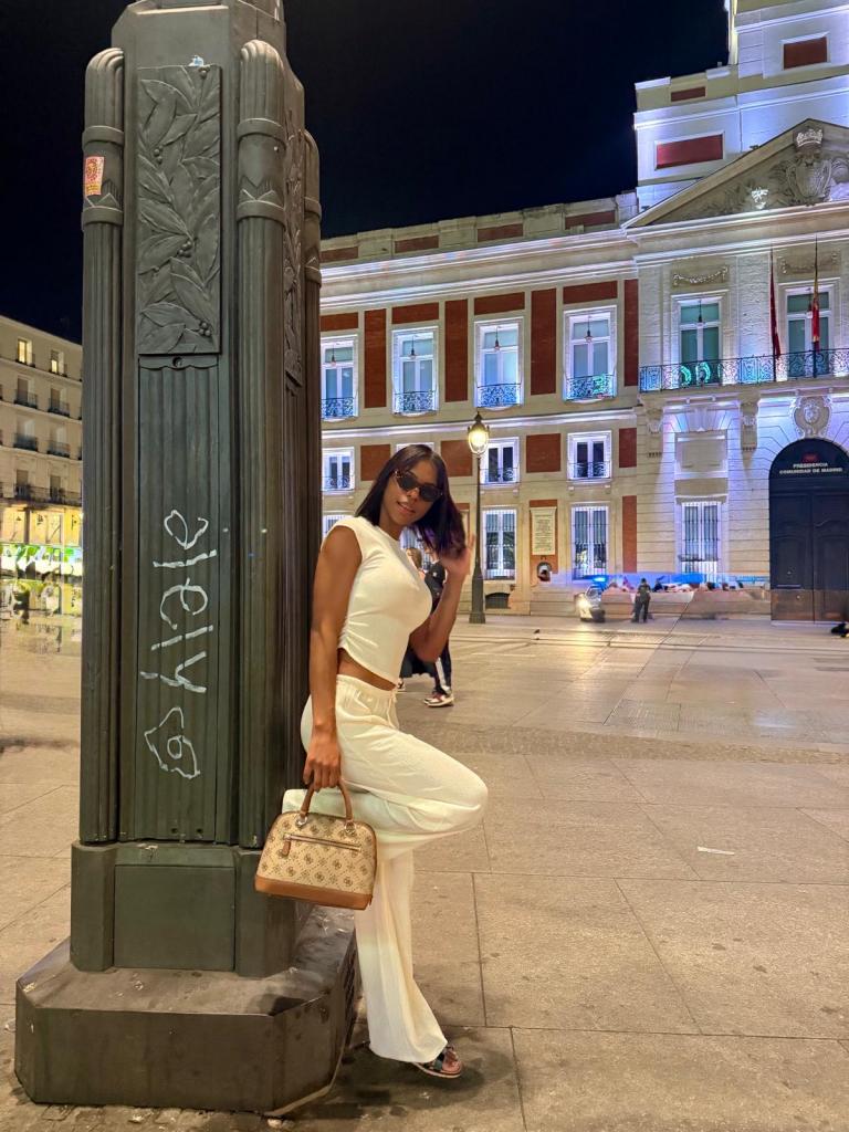 Chica busca chico en Granada: Chica busca chico