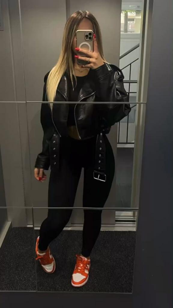 Chica busca chico en Cádiz: 
