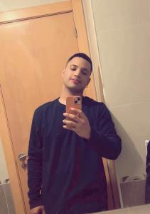 663496572: Chico busca chica en Valencia