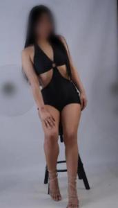657951763: Chica busca chico en Sevilla