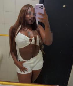 614737034: Chica busca chico en La Coruña