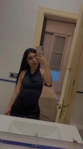 680700896: Chica busca chico en Sevilla