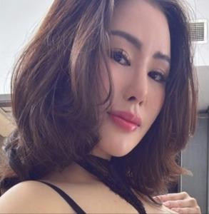 618664092: Chica busca chico en Barcelona