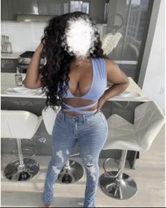 632779229: Chica busca chico en Barcelona