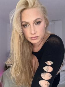 631147573: Chica busca chico en Barcelona