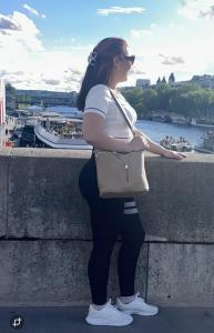 632299867: Chica busca chico en Navarra
