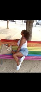 643582831: Chica busca chico en Gerona