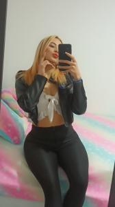 623414638: Chica busca chico en Ibiza