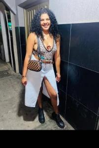 641990148: Chica busca chico en Madrid