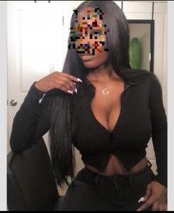 632779229: Chica busca chico en Barcelona