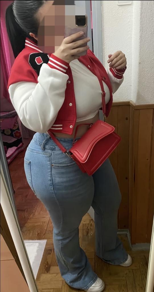 Chica busca chico en Cádiz: 