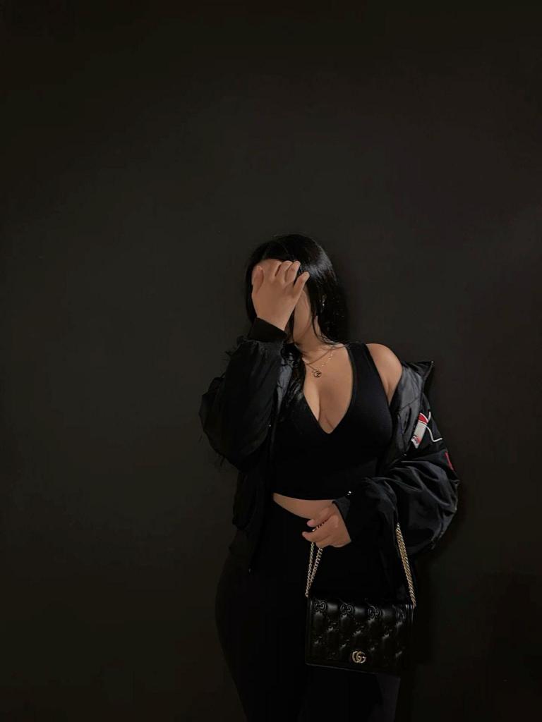 Chica busca chico en Granada: 