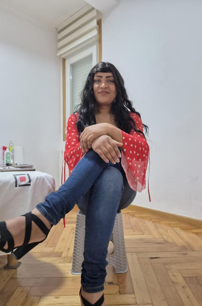 614561887: Transexual en Pontevedra