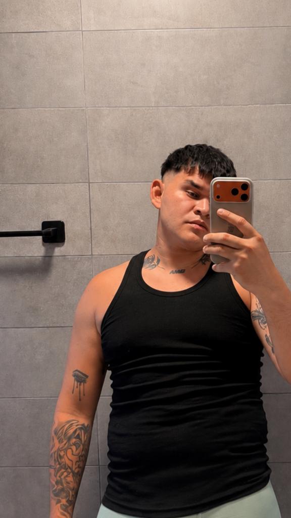 Chico busca chica en Sevilla: 