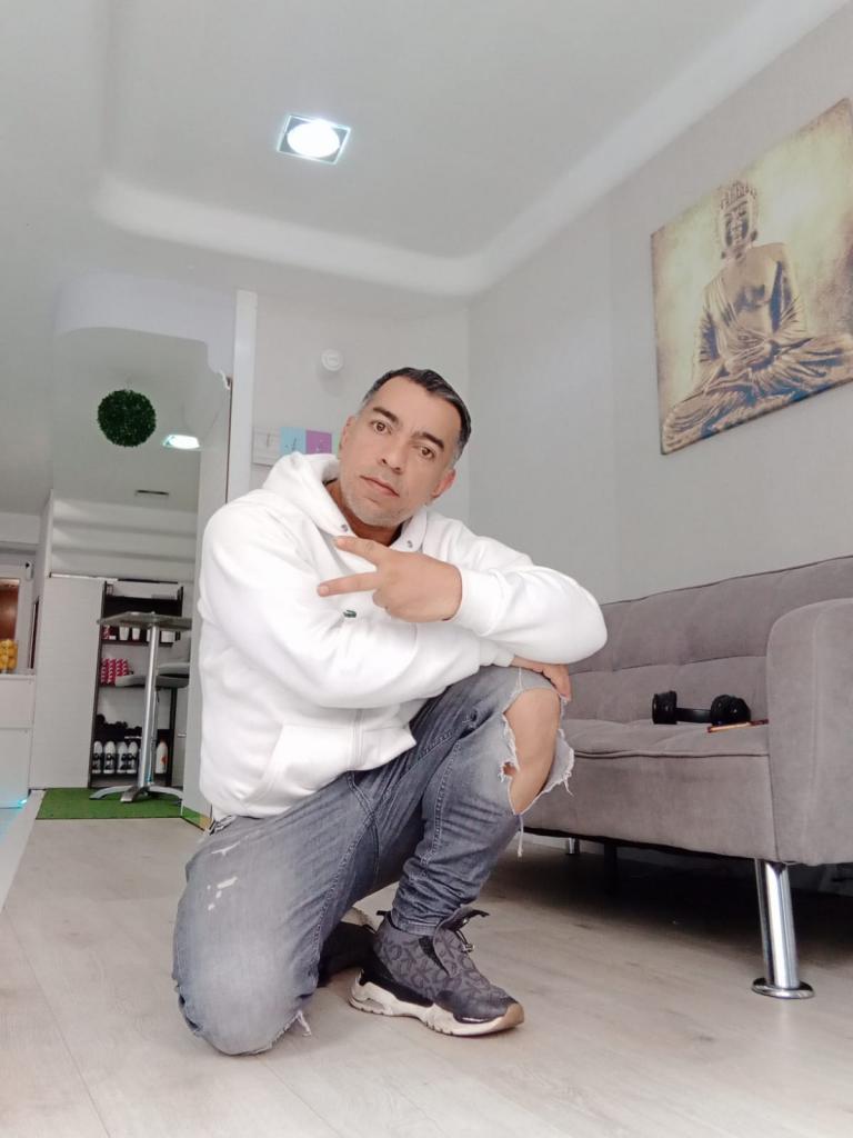 Chico busca chica en Toledo: 