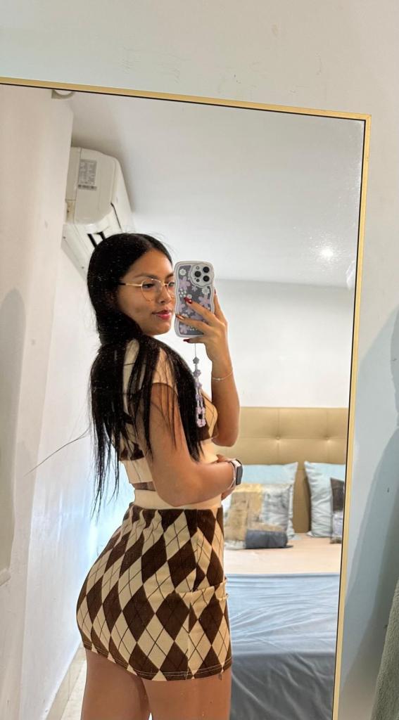 Chica busca chico en Granada: Chica busca chico