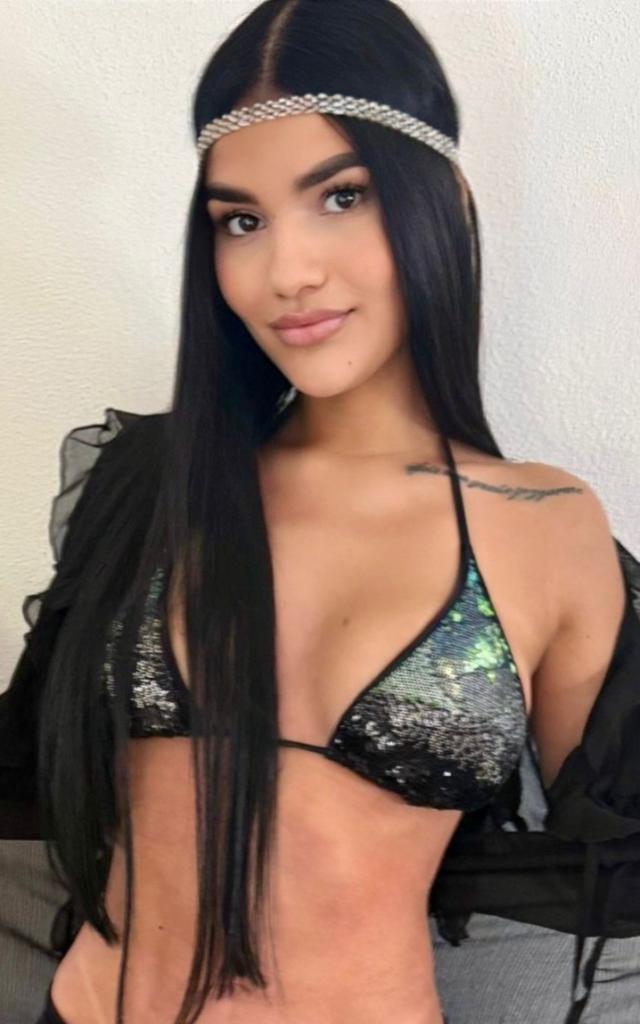 Chica busca chico en Ibiza: Chica busca chico