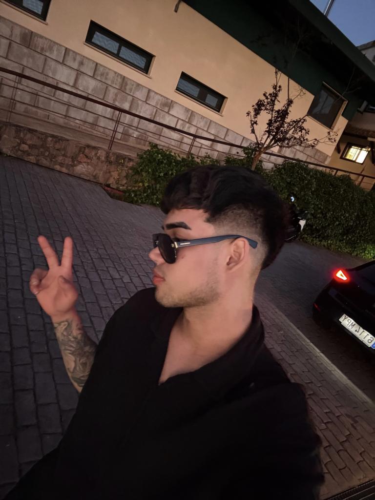 670590228: Chico busca chica en Madrid