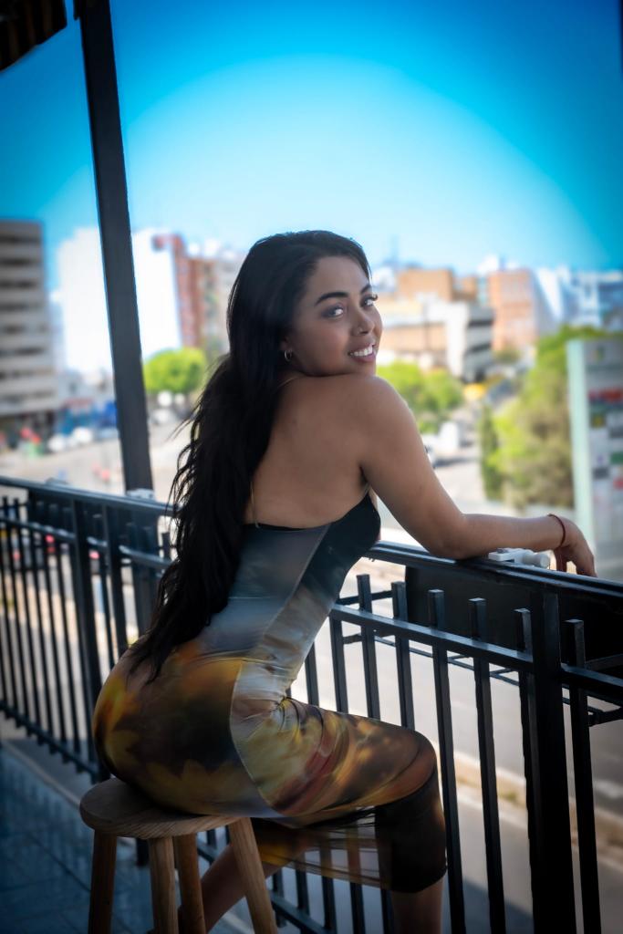 685416147: Chica busca chico en Valencia
