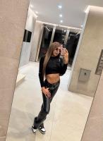 611329453: Chica busca chico en Barcelona