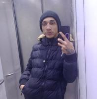 661062406: Chico busca chica en Barcelona