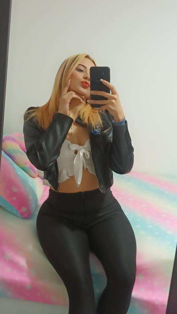 Chica busca chico en Ibiza: 