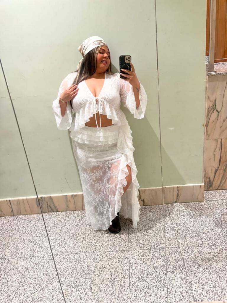 677830485: Chica busca chico en Barcelona