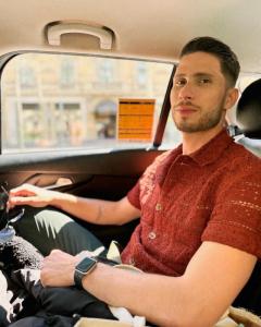 615945076: Chico busca chica en Madrid