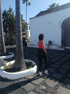 645493501: Chica busca chico en Tenerife