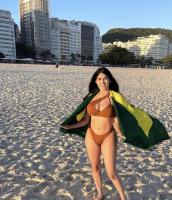 611299584: Chica busca chico en Sevilla