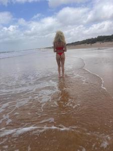 613387345: Chica busca chico en Cádiz