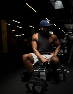 613313617: Chico busca chica en Pontevedra