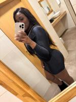 613854905: Chica busca chico en Madrid