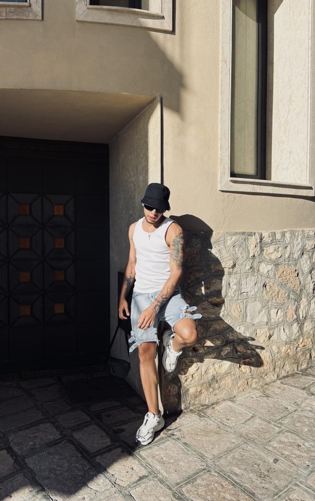 611281428: Chico busca chica en Madrid