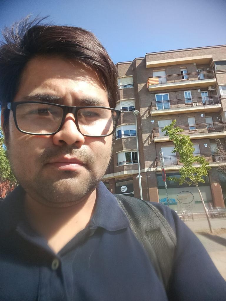 674265641: Chico busca chica en Barcelona